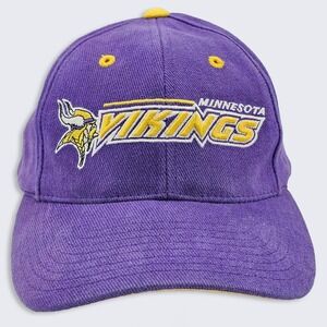 Minnesota Vikings Vintage 90s Logo Athletic Snapback Hat